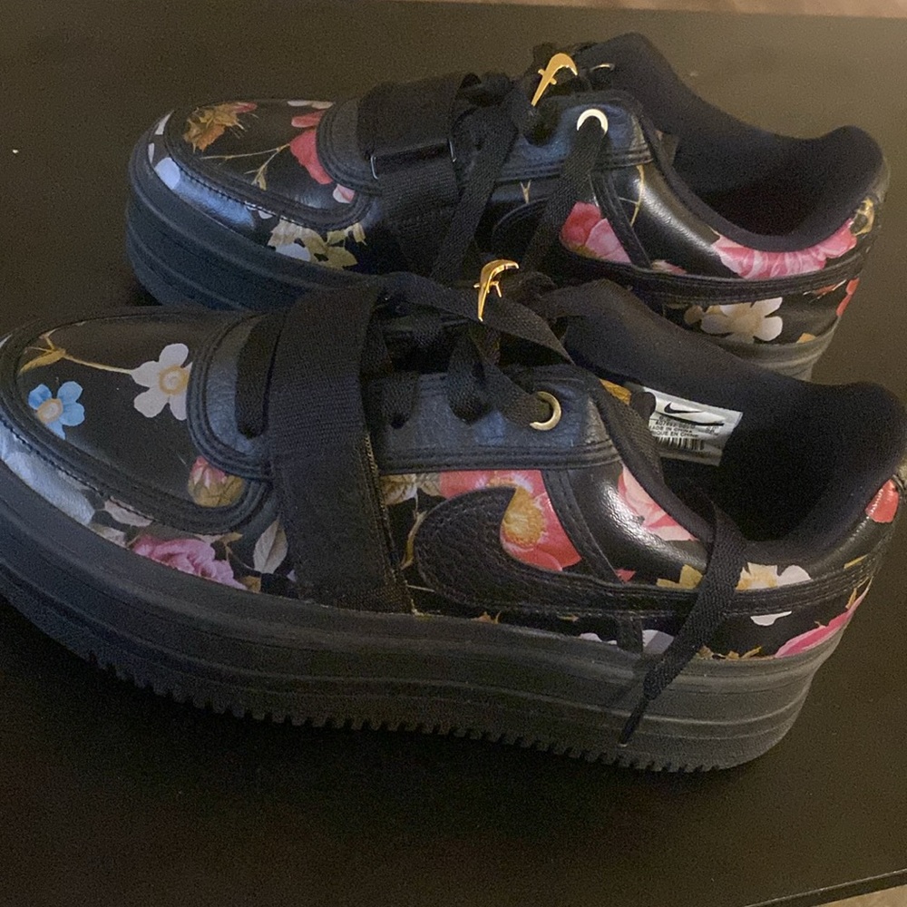 Like new!Nike Vandal 2K Floral (Women) Platform